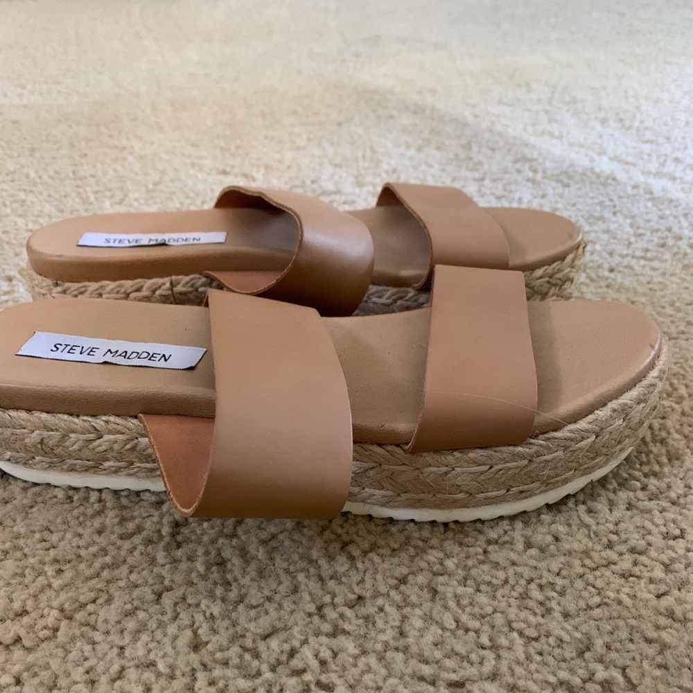 Tan espadrilles sandals
